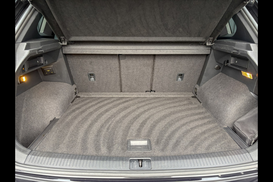Volkswagen Tiguan 1.5 TSI R-Line Business+ | Trekhaak wegkl. | Elk. A-klep | Side Assist | 20'' | IQ Light | Prijs Rijklaar!!