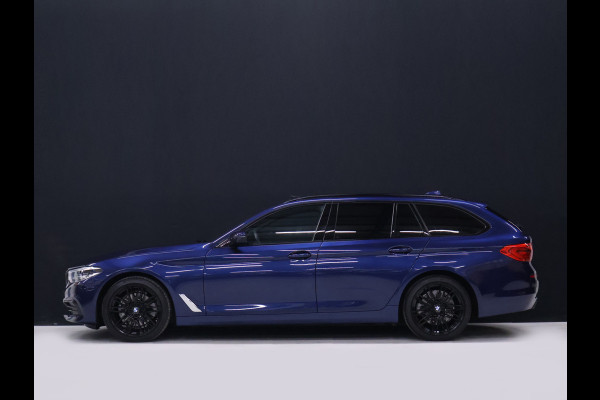 BMW 5 Serie Touring 520i M Sport [SCHUIFKANTELDAK, CRUISE CONTROL, BLUETOOTH TELEFOON, HUD, ACHTERUITRIJCAMERA, PDC V+A, STOELVERWARMING, BMW ADAPTIVE LED, NIEUWSTAAT]