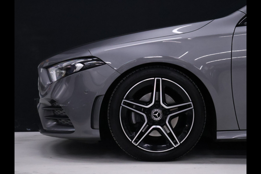 Mercedes-Benz A-Klasse 180 Business Solution AMG [SCHUIFKANTELDAK, MEMORY SEATS, SFEERVERLICHTING, CRUISE CONTROL, BLUETOOTH TELEFOON, ACHTERUITRIJCAMERA, PDC V+A, NIEUWSTAAT]