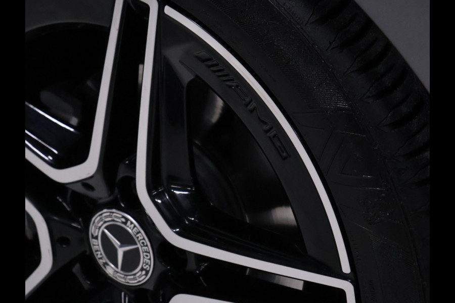 Mercedes-Benz A-Klasse 180 Business Solution AMG [SCHUIFKANTELDAK, MEMORY SEATS, SFEERVERLICHTING, CRUISE CONTROL, BLUETOOTH TELEFOON, ACHTERUITRIJCAMERA, PDC V+A, NIEUWSTAAT]