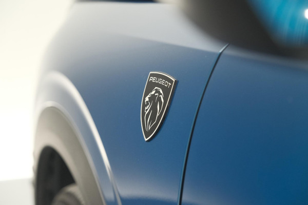 Peugeot 5008 1.2 Hybrid 136 GT | Adaptieve Cruise Control | Camera | Elektrische Kofferklep | Stoelverwarming