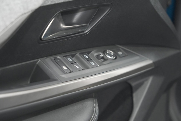 Peugeot 5008 1.2 Hybrid 136 GT | Adaptieve Cruise Control | Camera | Elektrische Kofferklep | Stoelverwarming