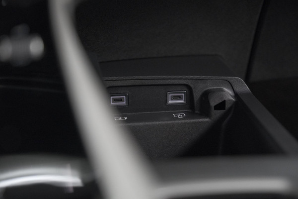 Peugeot 5008 1.2 Hybrid 136 GT | Adaptieve Cruise Control | Camera | Elektrische Kofferklep | Stoelverwarming