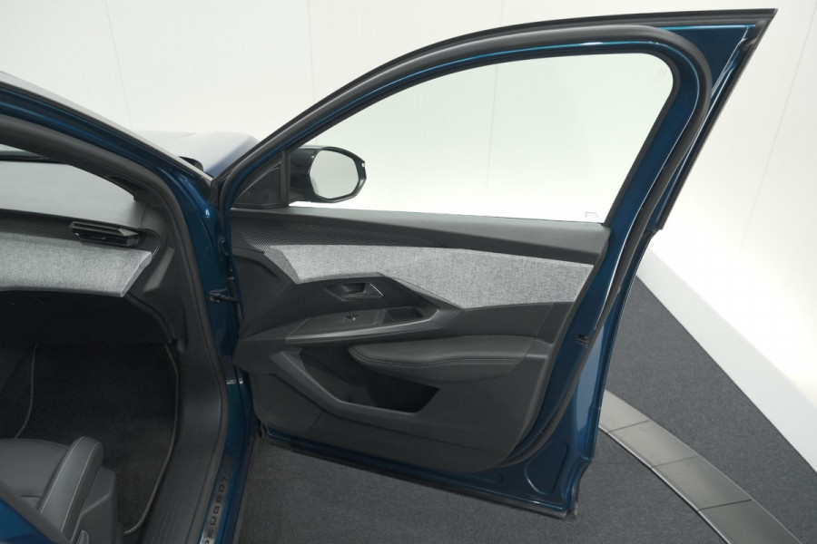 Peugeot 5008 1.2 Hybrid 136 GT | Adaptieve Cruise Control | Camera | Elektrische Kofferklep | Stoelverwarming