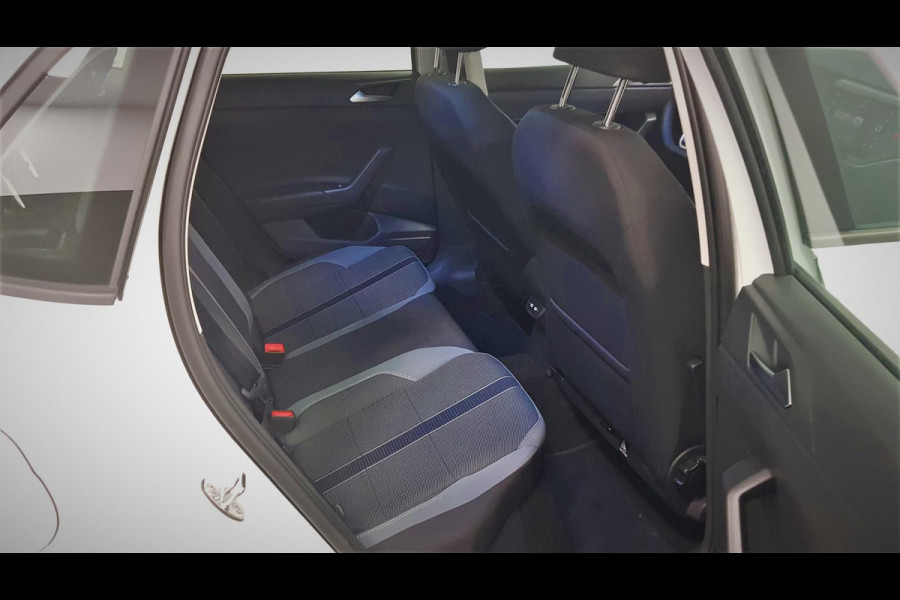 Volkswagen Polo 1.0 TSI DSG Style Nieuw Type | Navigatie | Climate Control | Parkeer sensoren | Cruise control adaptive | Lichtmetalen velgen