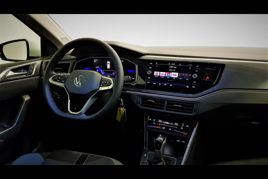 Volkswagen Polo 1.0 TSI DSG Style Nieuw Type | Navigatie | Climate Control | Parkeer sensoren | Cruise control adaptive | Lichtmetalen velgen