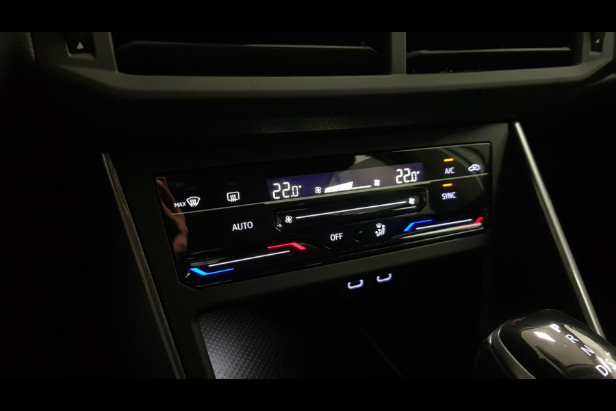 Volkswagen Polo 1.0 TSI DSG Style Nieuw Type | Navigatie | Climate Control | Parkeer sensoren | Cruise control adaptive | Lichtmetalen velgen