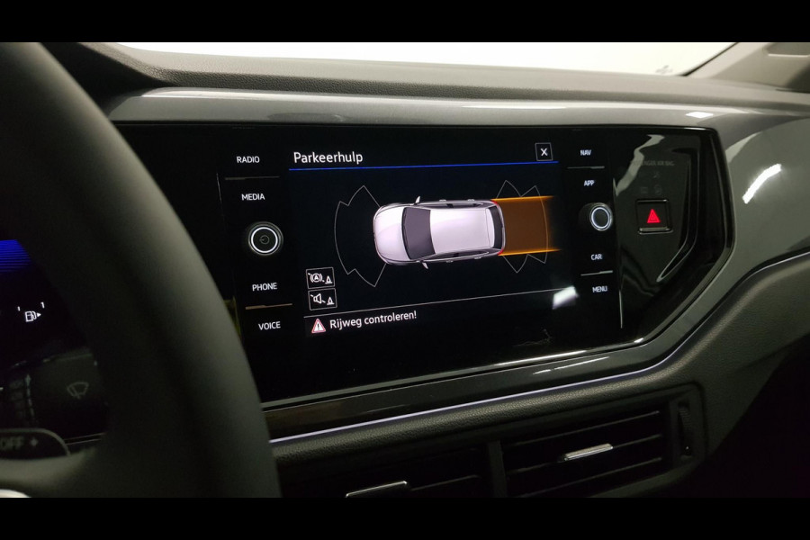 Volkswagen Polo 1.0 TSI DSG Style Nieuw Type | Navigatie | Climate Control | Parkeer sensoren | Cruise control adaptive | Lichtmetalen velgen