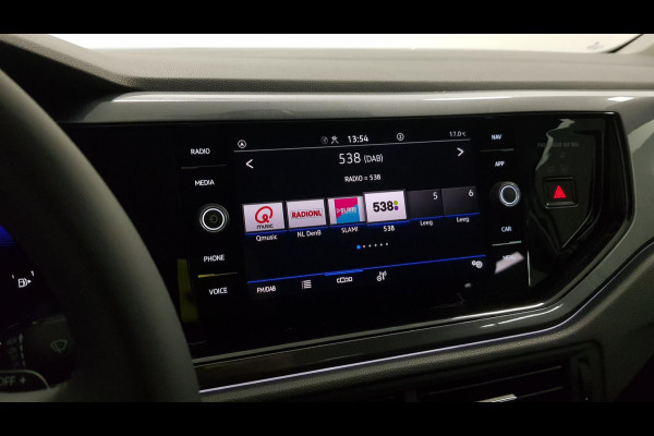Volkswagen Polo 1.0 TSI DSG Style Nieuw Type | Navigatie | Climate Control | Parkeer sensoren | Cruise control adaptive | Lichtmetalen velgen