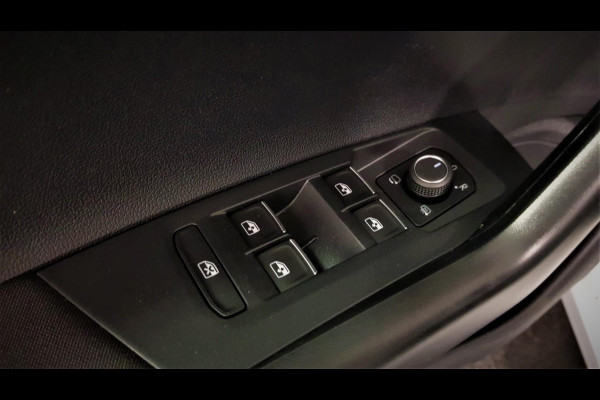 Volkswagen Polo 1.0 TSI DSG Style Nieuw Type | Navigatie | Climate Control | Parkeer sensoren | Cruise control adaptive | Lichtmetalen velgen