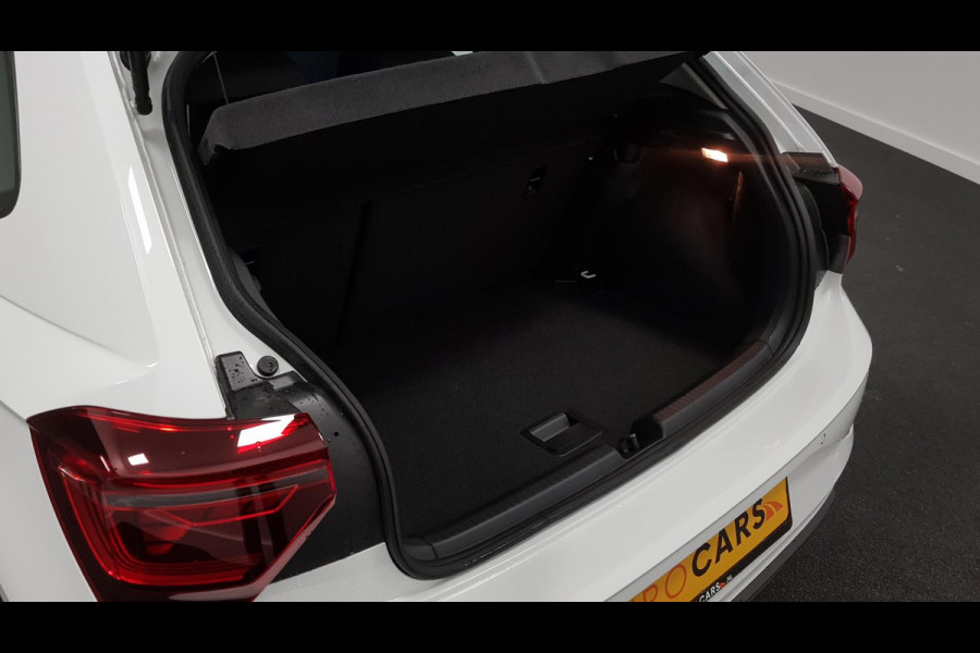 Volkswagen Polo 1.0 TSI DSG Style Nieuw Type | Navigatie | Climate Control | Parkeer sensoren | Cruise control adaptive | Lichtmetalen velgen