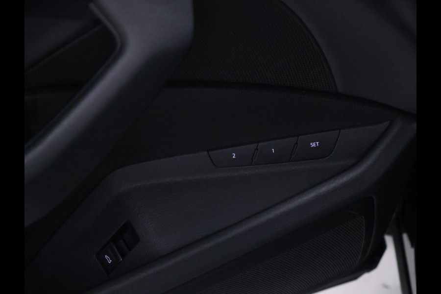 Audi e-tron e-tron 55 quattro 95 kWh [LUCHTVERING, MEMORY SEATS, APPLE CARPLAY, ANDROID AUTO, CRUISE CONTROL, ACHTERUITRIJCAMERA, PDC V+A, STOEVERWARMING, NIEUWSTAAT]