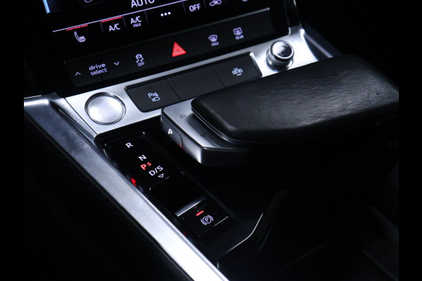 Audi e-tron e-tron 55 quattro 95 kWh [LUCHTVERING, MEMORY SEATS, APPLE CARPLAY, ANDROID AUTO, CRUISE CONTROL, ACHTERUITRIJCAMERA, PDC V+A, STOEVERWARMING, NIEUWSTAAT]