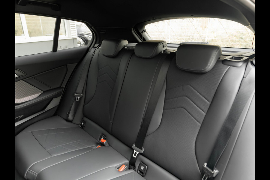 BMW 1-serie M135 xDrive - Pano - Memoryzetel - Harman Kardon