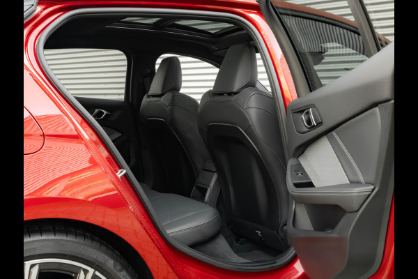 BMW 1-serie M135 xDrive - Pano - Memoryzetel - Harman Kardon