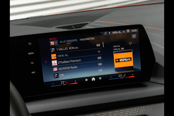 BMW 1-serie M135 xDrive - Pano - Memoryzetel - Harman Kardon