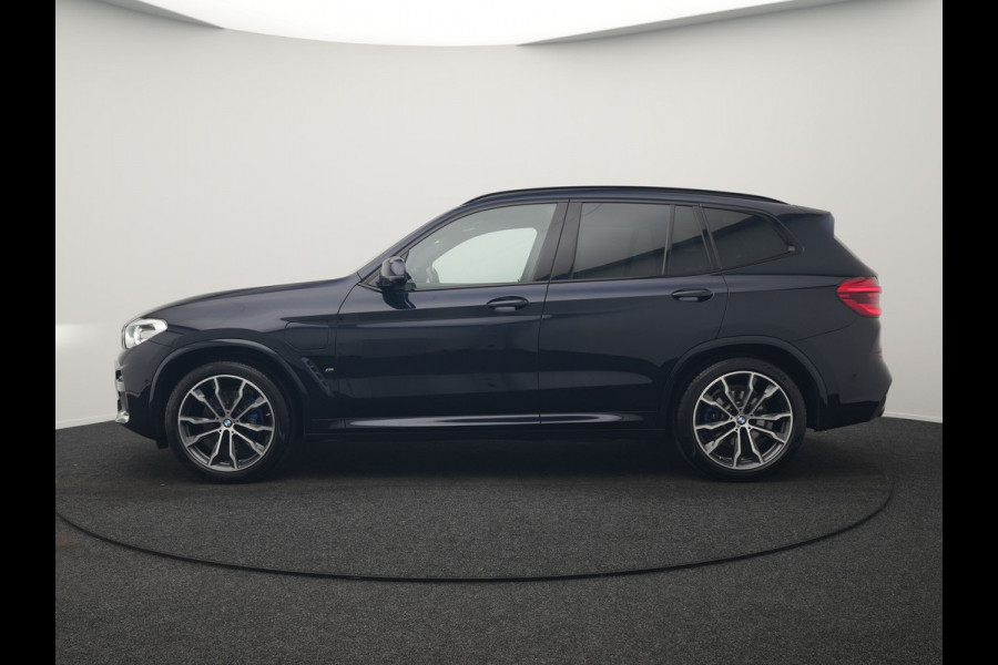 BMW X3 xDrive30e M Sport Plug In Hybrid 293pk Dealer O.H. PHEV | Adaptive Cruise | Head Up | 360 Camera | Harman / Kardon | Adaptief Onderstel | Lederen Sportstoelen Memory & Verwarmd | Sfeerverlichting | M Sportstuur Stuur Verwarmd | Keyless |