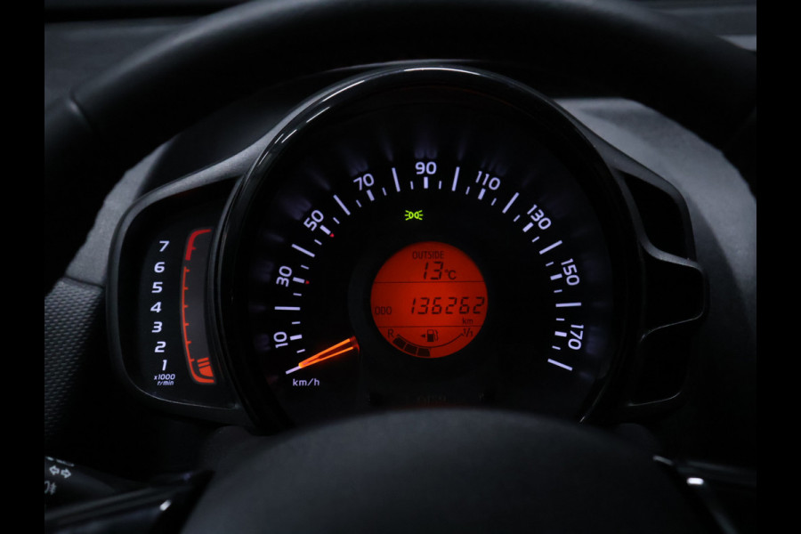 Citroën C1 1.0 VTi Shine [APPLE CARPLAY, ANDROID AUTO, CRUISE CONTROL, ACHTERUITRIJCAMERA, ELEKTRISCHE RAMEN, AUTOMATISCHE AIRCO, LICHTMETALEN VELGEN, NIEUWSTAAT]