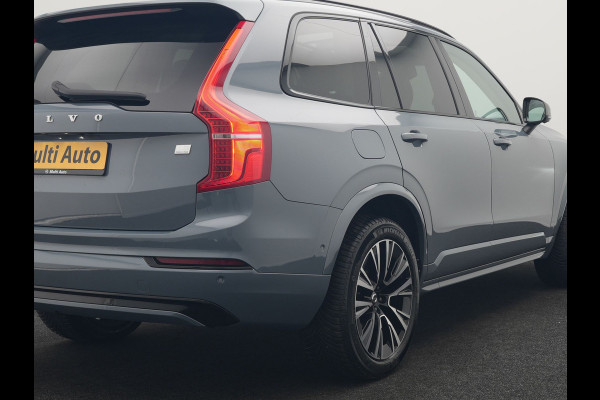 Volvo XC90 T8 Recharge AWD Ultimate Dark 7 Persoons LONG RANGE Plug In Hybrid 455pk Dealer O.H. PHEV | Trekhaak Af Fabriek | Panodak | Head Up | Adaptive Cruise | Harman / Kardon | 360 Camera | Lederen Sportstoelen Massage & Memory & Ventilatie | Google Assistent | Stoelen & Stuur Verwarmd |