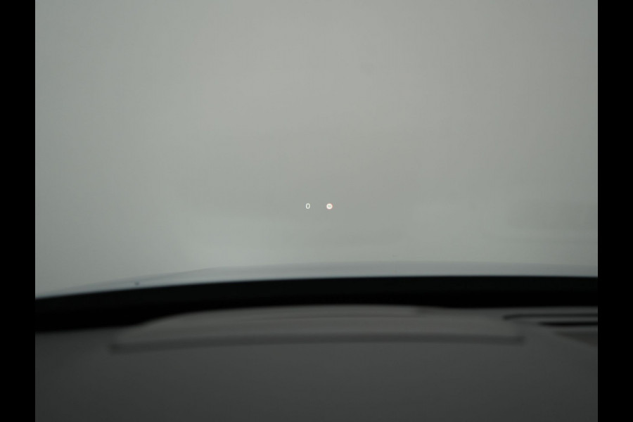 Volvo XC90 T8 Recharge AWD Ultimate Dark 7 Persoons LONG RANGE Plug In Hybrid 455pk Dealer O.H. PHEV | Trekhaak Af Fabriek | Panodak | Head Up | Adaptive Cruise | Harman / Kardon | 360 Camera | Lederen Sportstoelen Massage & Memory & Ventilatie | Google Assistent | Stoelen & Stuur Verwarmd |