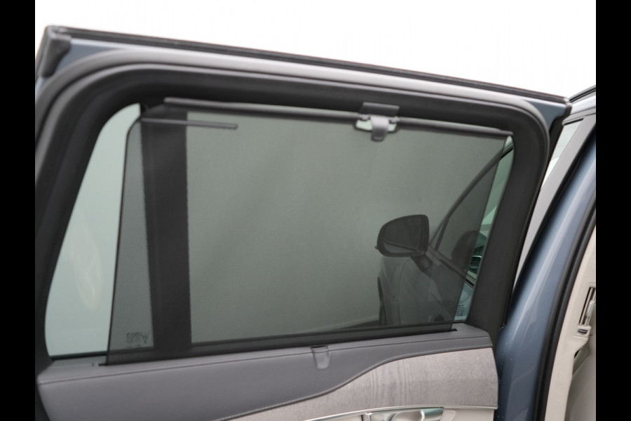 Volvo XC90 T8 Recharge AWD Ultimate Dark 7 Persoons LONG RANGE Plug In Hybrid 455pk Dealer O.H. PHEV | Trekhaak Af Fabriek | Panodak | Head Up | Adaptive Cruise | Harman / Kardon | 360 Camera | Lederen Sportstoelen Massage & Memory & Ventilatie | Google Assistent | Stoelen & Stuur Verwarmd |