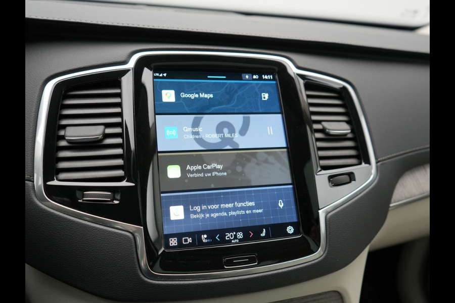 Volvo XC90 T8 Recharge AWD Ultimate Dark 7 Persoons LONG RANGE Plug In Hybrid 455pk Dealer O.H. PHEV | Trekhaak Af Fabriek | Panodak | Head Up | Adaptive Cruise | Harman / Kardon | 360 Camera | Lederen Sportstoelen Massage & Memory & Ventilatie | Google Assistent | Stoelen & Stuur Verwarmd |