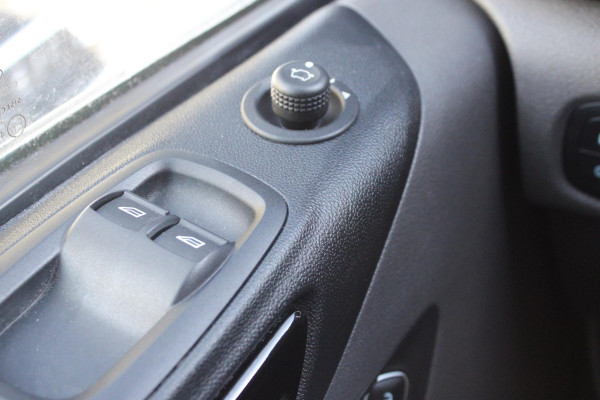 Ford Transit Custom 290 2.0 TDCI L1H1 Sport SCI | 185pk Automaat | Achteruitrij camera | Winter pakket | Trekhaak