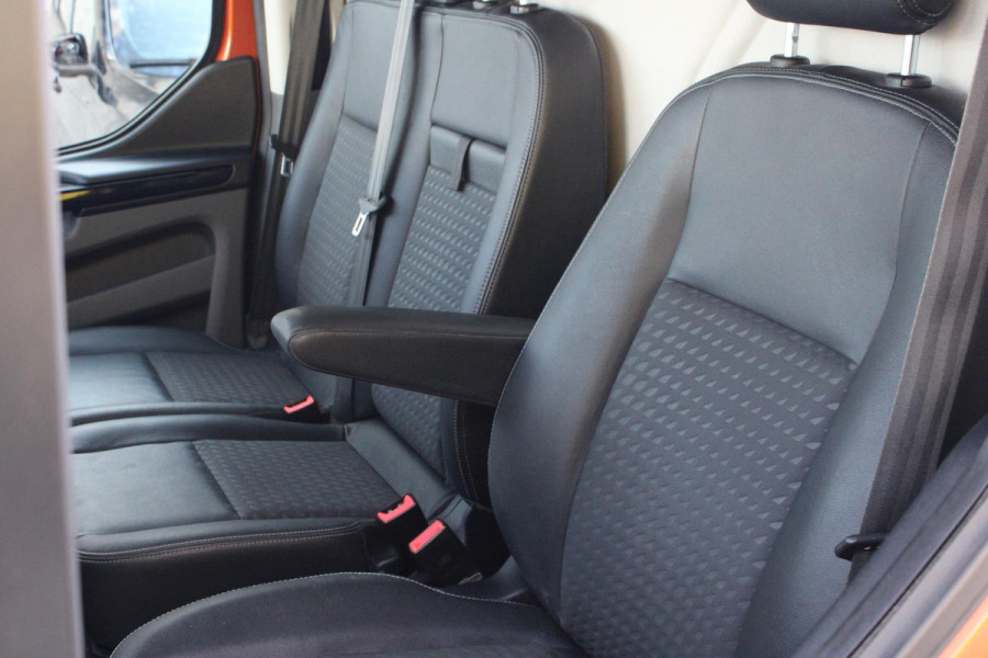 Ford Transit Custom 290 2.0 TDCI L1H1 Sport SCI | 185pk Automaat | Achteruitrij camera | Winter pakket | Trekhaak