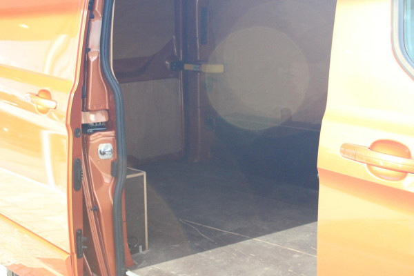 Ford Transit Custom 290 2.0 TDCI L1H1 Sport SCI | 185pk Automaat | Achteruitrij camera | Winter pakket | Trekhaak