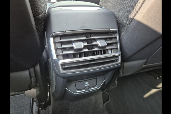 Lynk & Co 01 1.5 | NL auto | 360 camera | Schuifdak |