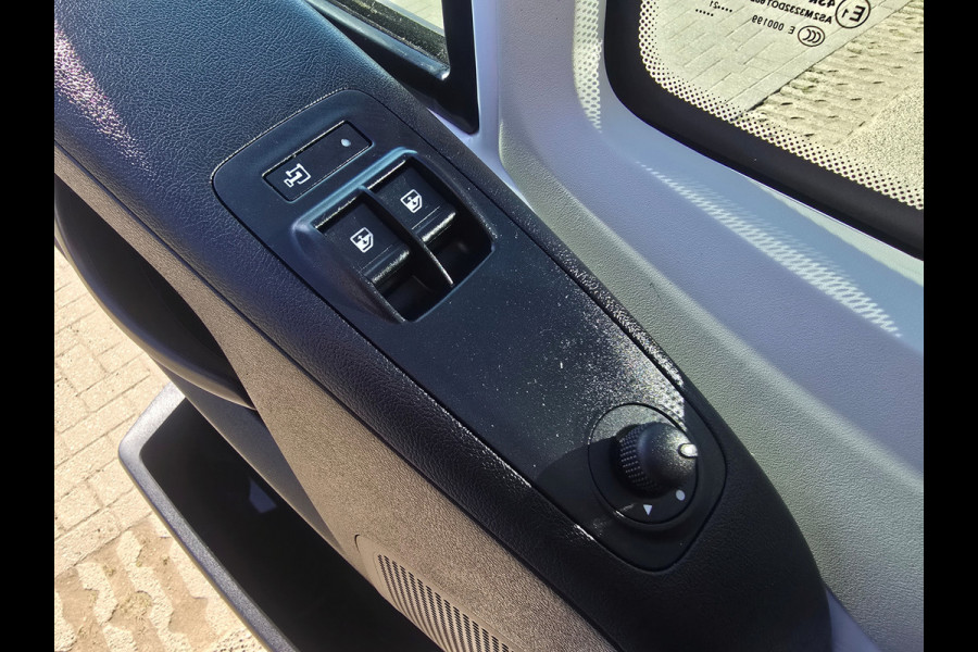 Peugeot Boxer 435 2.2 BlueHDi L4H3 - 165 Pk - Euro 6 - ParkeerCamera - Airco - Cruise Control