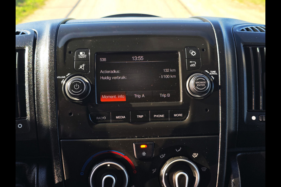 Peugeot Boxer 435 2.2 BlueHDi L4H3 - 165 Pk - Euro 6 - ParkeerCamera - Airco - Cruise Control