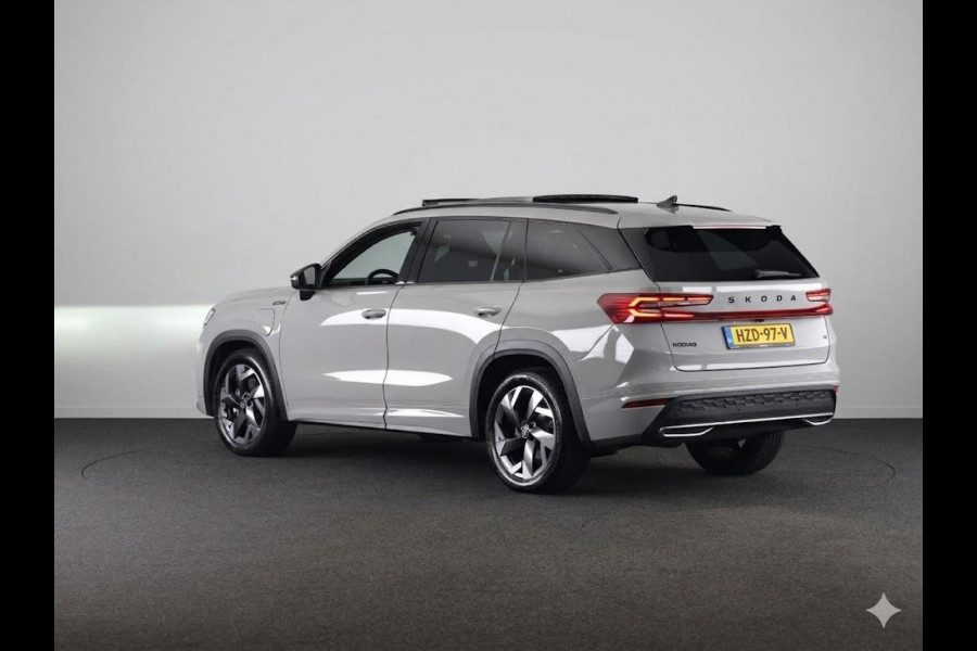 Škoda Kodiaq 1.5 TSI PHEV Sportline Business 204 pk Automaat (DSG) | Verlengde garantie | Navigatie | Panoramadak | Trekhaak (wegklapbaar) | Parkeersensoren | Achteruitrijcamera | Stoelverwarming v/a |