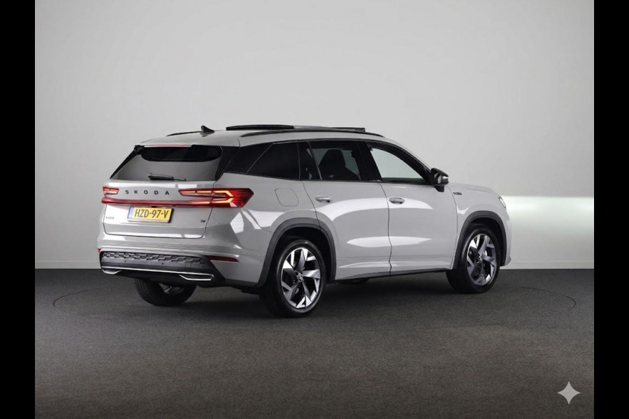 Škoda Kodiaq 1.5 TSI PHEV Sportline Business 204 pk Automaat (DSG) | Verlengde garantie | Navigatie | Panoramadak | Trekhaak (wegklapbaar) | Parkeersensoren | Achteruitrijcamera | Stoelverwarming v/a |