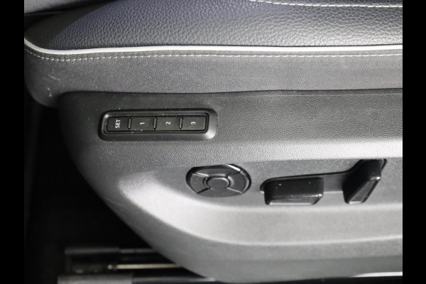 Škoda Kodiaq 1.5 TSI PHEV Sportline Business 204 pk Automaat (DSG) | Verlengde garantie | Navigatie | Panoramadak | Trekhaak (wegklapbaar) | Parkeersensoren | Achteruitrijcamera | Stoelverwarming v/a |