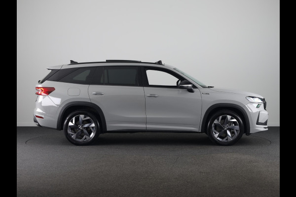 Škoda Kodiaq 1.5 TSI PHEV Sportline Business 204 pk Automaat (DSG) | Verlengde garantie | Navigatie | Panoramadak | Trekhaak (wegklapbaar) | Parkeersensoren | Achteruitrijcamera | Stoelverwarming v/a |
