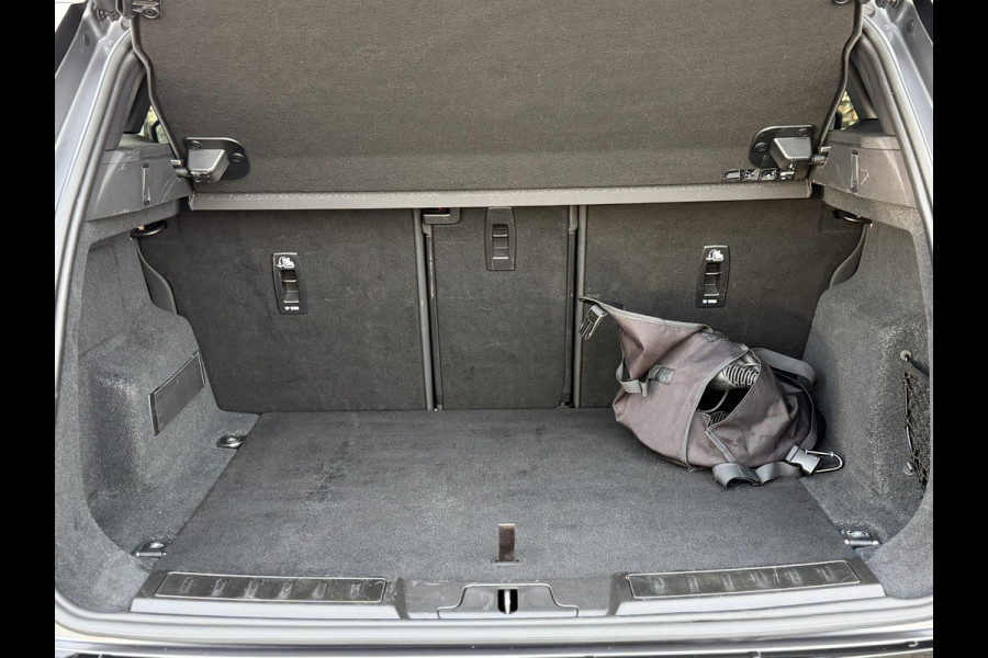 Land Rover Range Rover Evoque 1.5 P300e AWD R-Dynamic SE Black Style|Schuif/kanteldak|Meridian|Winterpakket|Trekhaak