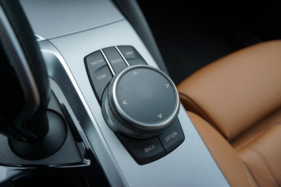 BMW 5 Serie Touring 520i Business Edition Plus/Laser LED/Comfort Stoel Dealeronderhouden.