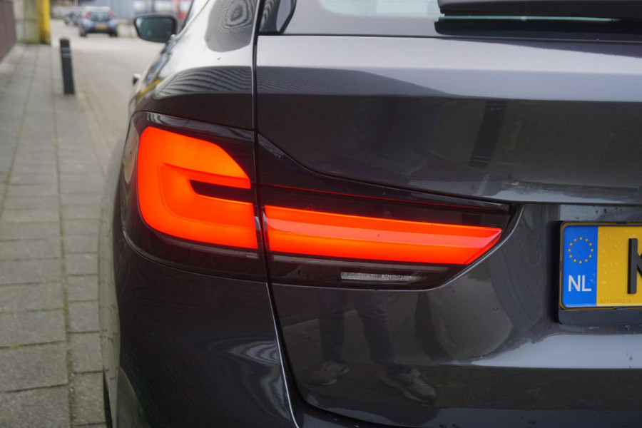 BMW 5 Serie Touring 520i Business Edition Plus/Laser LED/Comfort Stoel Dealeronderhouden.