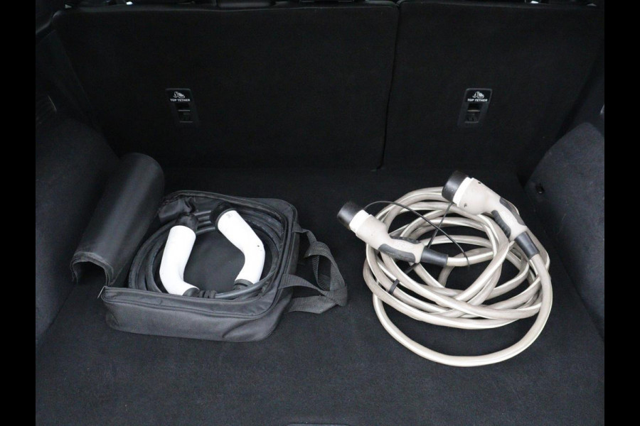 Ford Kuga 2.5 PHEV Vignale | Leder | Head-Up | Stoelverwarming | 360 Camera | Adaptive cruise | Carplay | Achterbankverwarming | 18'' | Navigatie | Full LED | B&O Sound | Park Assist | Keyless | Digital Cockpit | Plug In