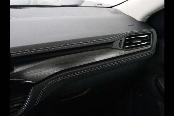 Ford Kuga 2.5 PHEV Vignale | Leder | Head-Up | Stoelverwarming | 360 Camera | Adaptive cruise | Carplay | Achterbankverwarming | 18'' | Navigatie | Full LED | B&O Sound | Park Assist | Keyless | Digital Cockpit | Plug In