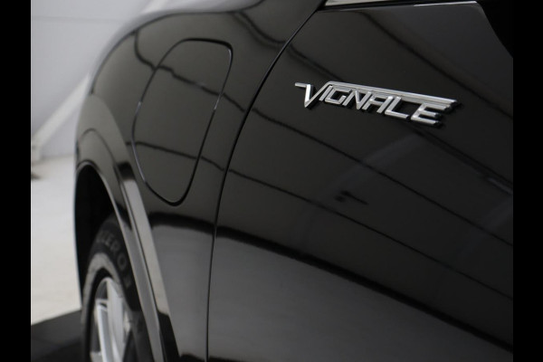 Ford Kuga 2.5 PHEV Vignale | Leder | Head-Up | Stoelverwarming | 360 Camera | Adaptive cruise | Carplay | Achterbankverwarming | 18'' | Navigatie | Full LED | B&O Sound | Park Assist | Keyless | Digital Cockpit | Plug In