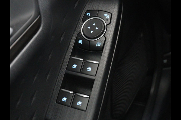 Ford Kuga 2.5 PHEV Vignale | Leder | Head-Up | Stoelverwarming | 360 Camera | Adaptive cruise | Carplay | Achterbankverwarming | 18'' | Navigatie | Full LED | B&O Sound | Park Assist | Keyless | Digital Cockpit | Plug In