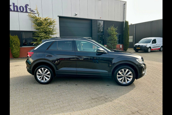 Volkswagen T-Roc 1.5 TSI Life Business, Adaptive cruise, virtual cockpit, carplay, stoelverw.