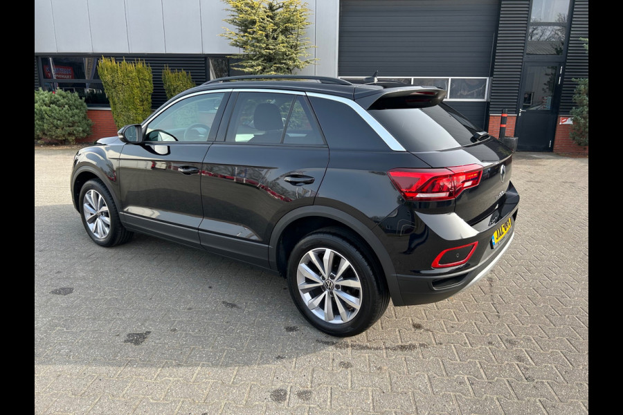 Volkswagen T-Roc 1.5 TSI Life Business, Adaptive cruise, virtual cockpit, carplay, stoelverw.