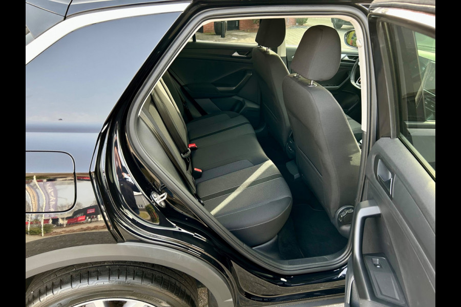 Volkswagen T-Roc 1.5 TSI Life Business, Adaptive cruise, virtual cockpit, carplay, stoelverw.