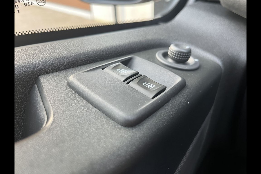 Opel Vivaro 1.6 CDTI 126pk L2 Sport 3 zits BPM Vrij! Lease €236 p/m,, Airco, Navi, Camera, PDC, Cruise controle, Onderhoudshistorie aanwezig