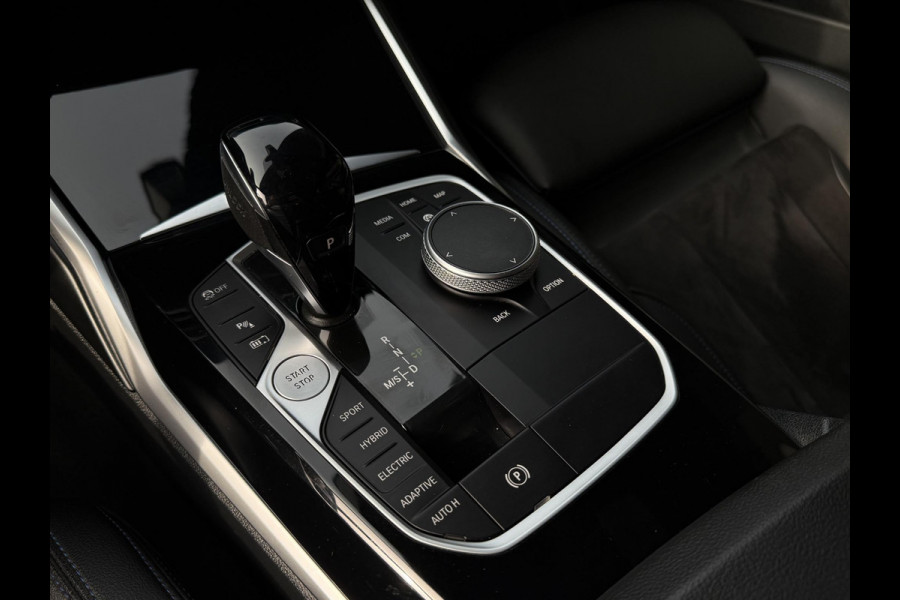 BMW 3 Serie Touring 330e xDrive M SPORT | PANORAMA | SPORTREMMEN | HEAD UP | 19 INCH | ADAPT. ONDERSTEL |