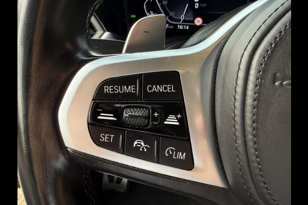 BMW 3 Serie Touring 330e xDrive M SPORT | PANORAMA | SPORTREMMEN | HEAD UP | 19 INCH | ADAPT. ONDERSTEL |