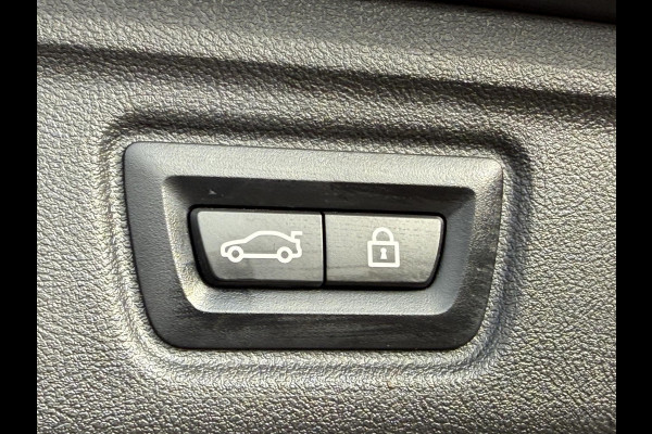 BMW 3 Serie Touring 330e xDrive M SPORT | PANORAMA | SPORTREMMEN | HEAD UP | 19 INCH | ADAPT. ONDERSTEL |